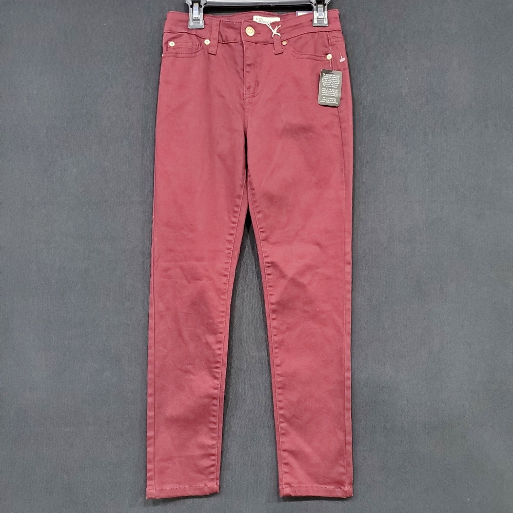 🆕️ Revery Mid Rise Skinny Jeans